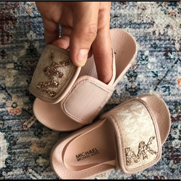 Michael Kors baby girl Velcro sandals - Picture 2 of 8
